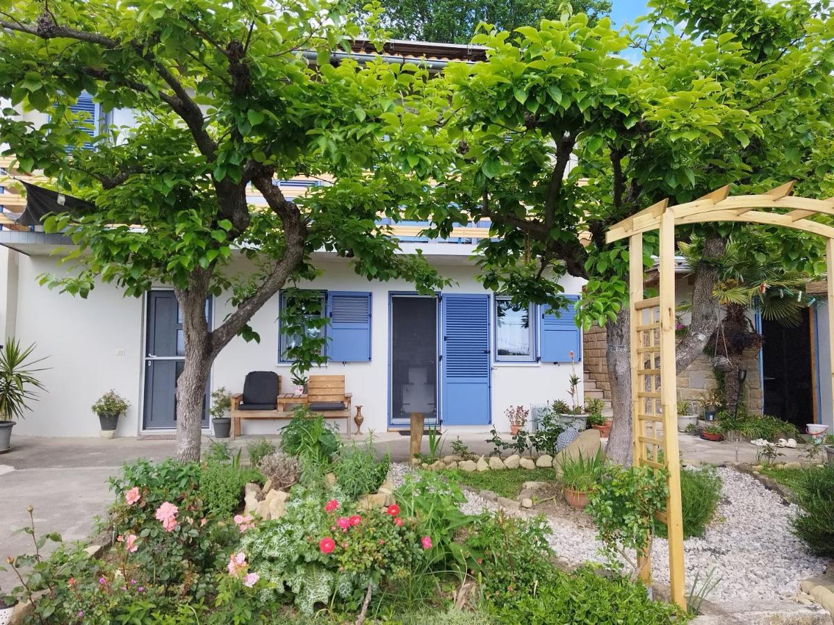 Apartma Salvia-Guest House Луция Экстерьер фото